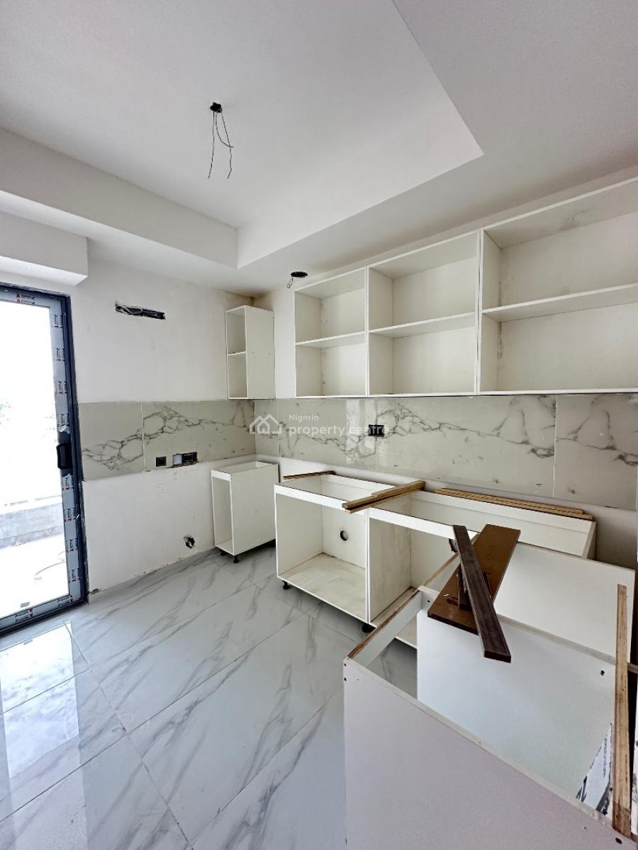 Spacious Well-built 2 Bedroom Apartment with Bq, Swimming Pool, Victoria Island, Victoria Island (vi), Lagos, Block of Flats for Sale