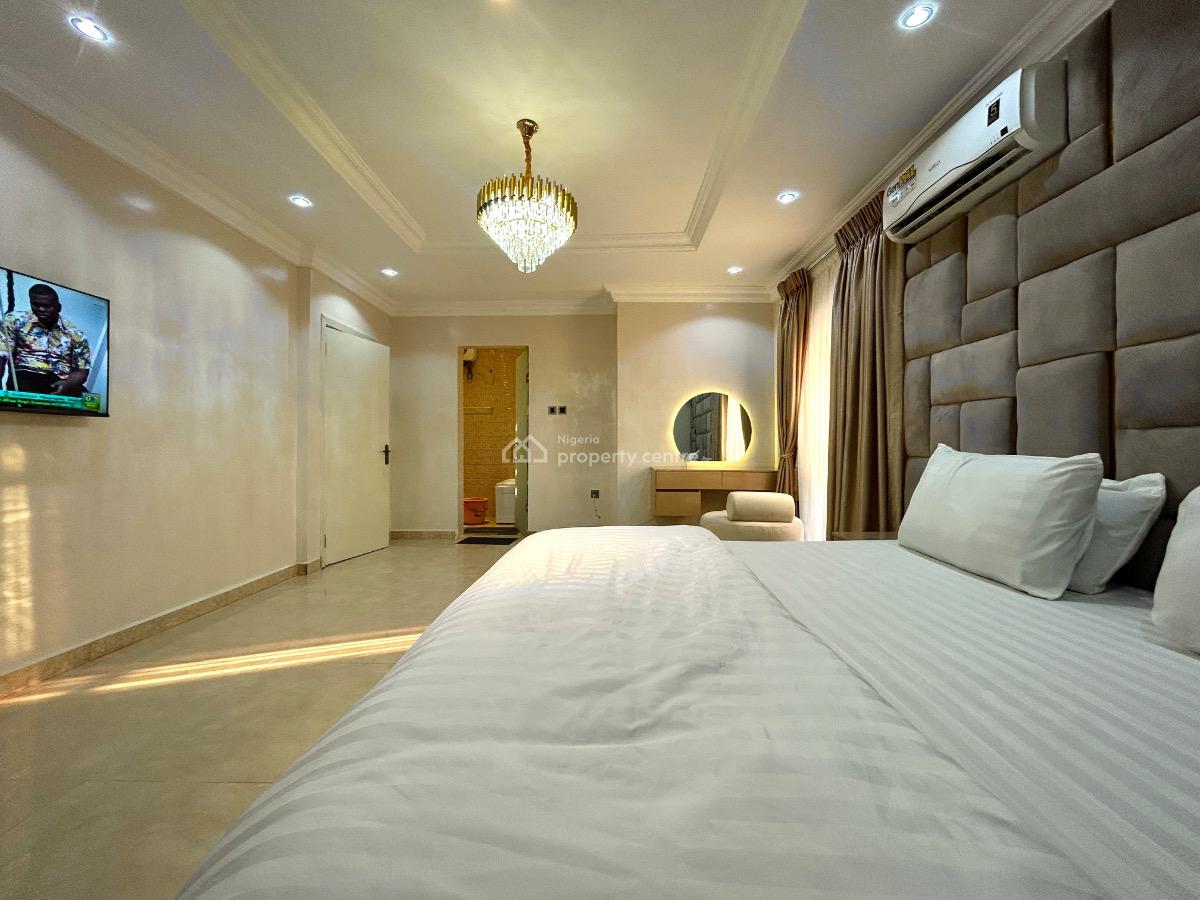 3 Bedroom Apartment, Off Admiralty Road, Lekki Phase 1, Lekki, Lagos, Flat / Apartment Short Let