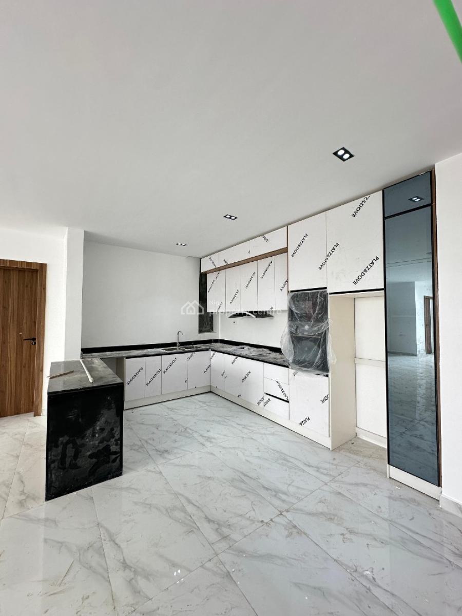 Spacious Luxury 2 Bedroom Apartment with Swimming Pool, Lekki Phase 1, Lekki Phase 1, Lekki, Lagos, Block of Flats for Sale