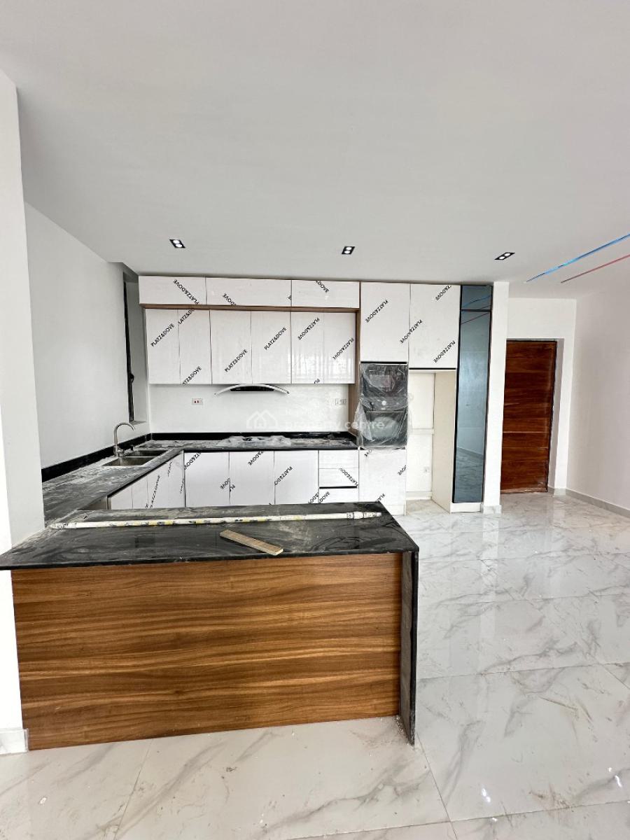 Spacious Luxury 2 Bedroom Apartment with Swimming Pool, Lekki Phase 1, Lekki Phase 1, Lekki, Lagos, Block of Flats for Sale