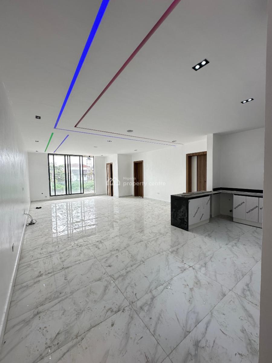 Spacious Luxury 2 Bedroom Apartment with Swimming Pool, Lekki Phase 1, Lekki Phase 1, Lekki, Lagos, Block of Flats for Sale