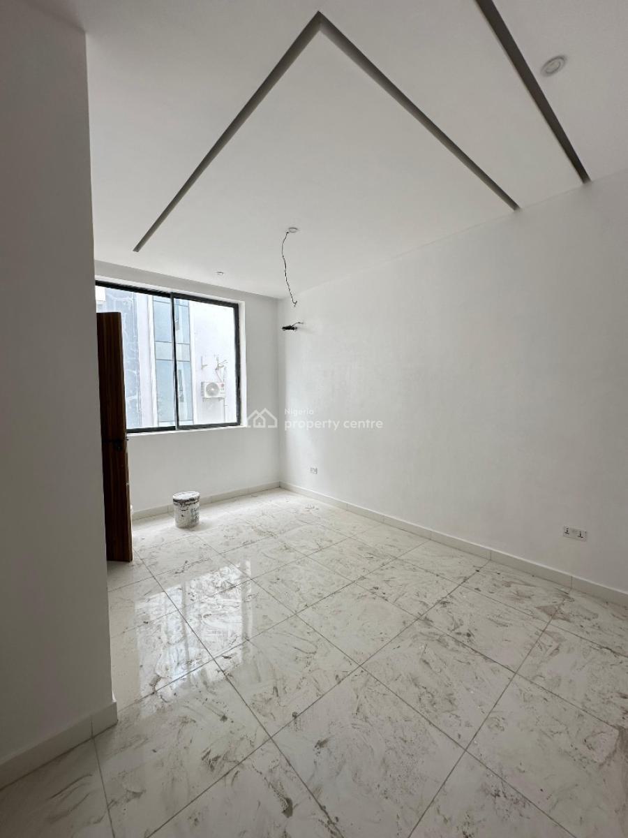 Spacious Luxury 2 Bedroom Apartment with Swimming Pool, Lekki Phase 1, Lekki Phase 1, Lekki, Lagos, Block of Flats for Sale