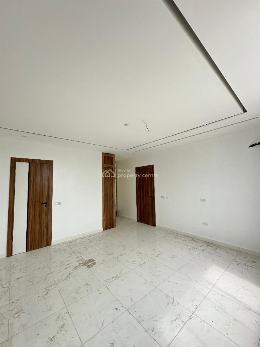 Spacious Luxury 2 Bedroom Apartment with Swimming Pool, Lekki Phase 1, Lekki Phase 1, Lekki, Lagos, Block of Flats for Sale
