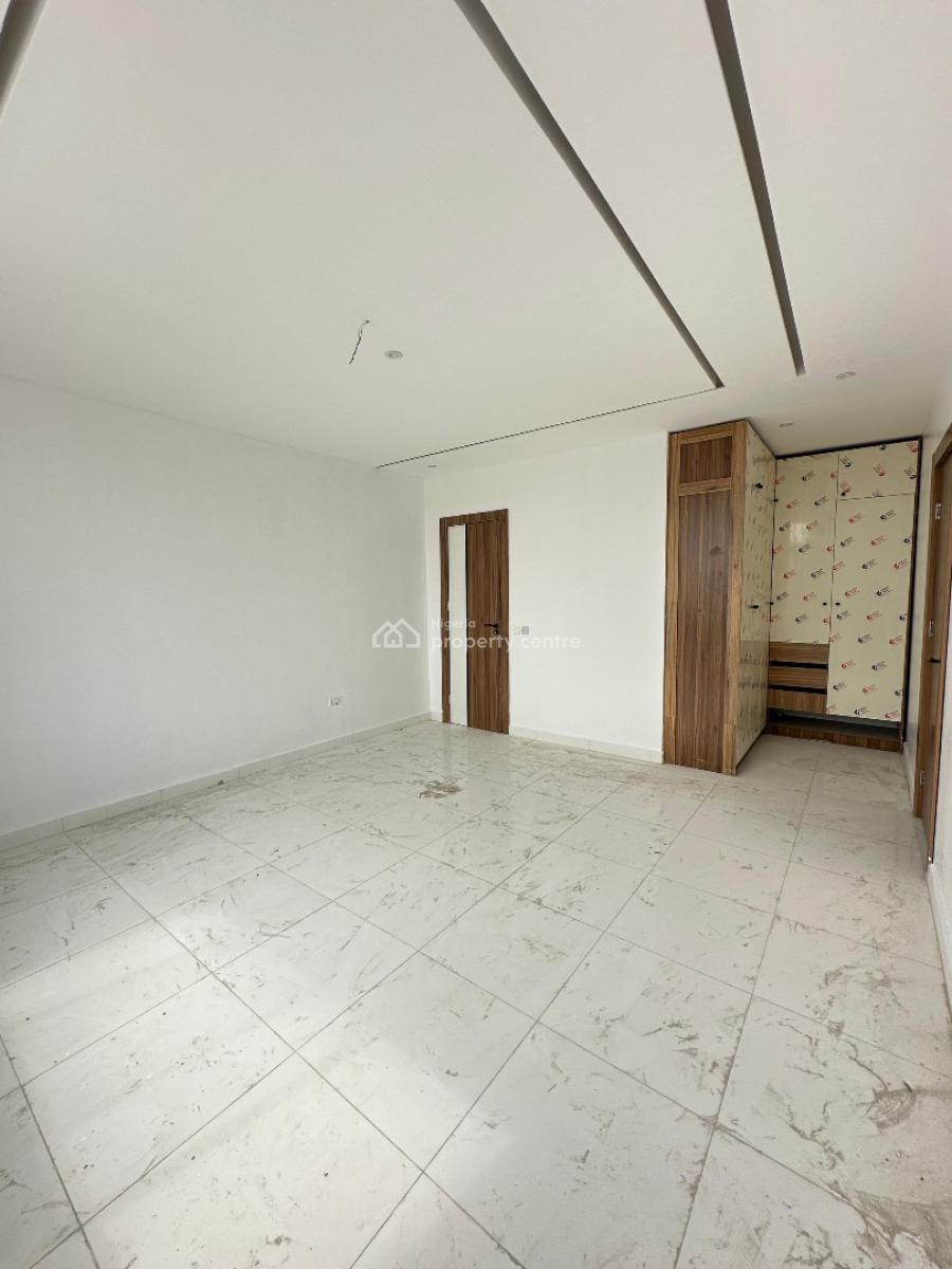 Spacious Luxury 2 Bedroom Apartment with Swimming Pool, Lekki Phase 1, Lekki Phase 1, Lekki, Lagos, Block of Flats for Sale
