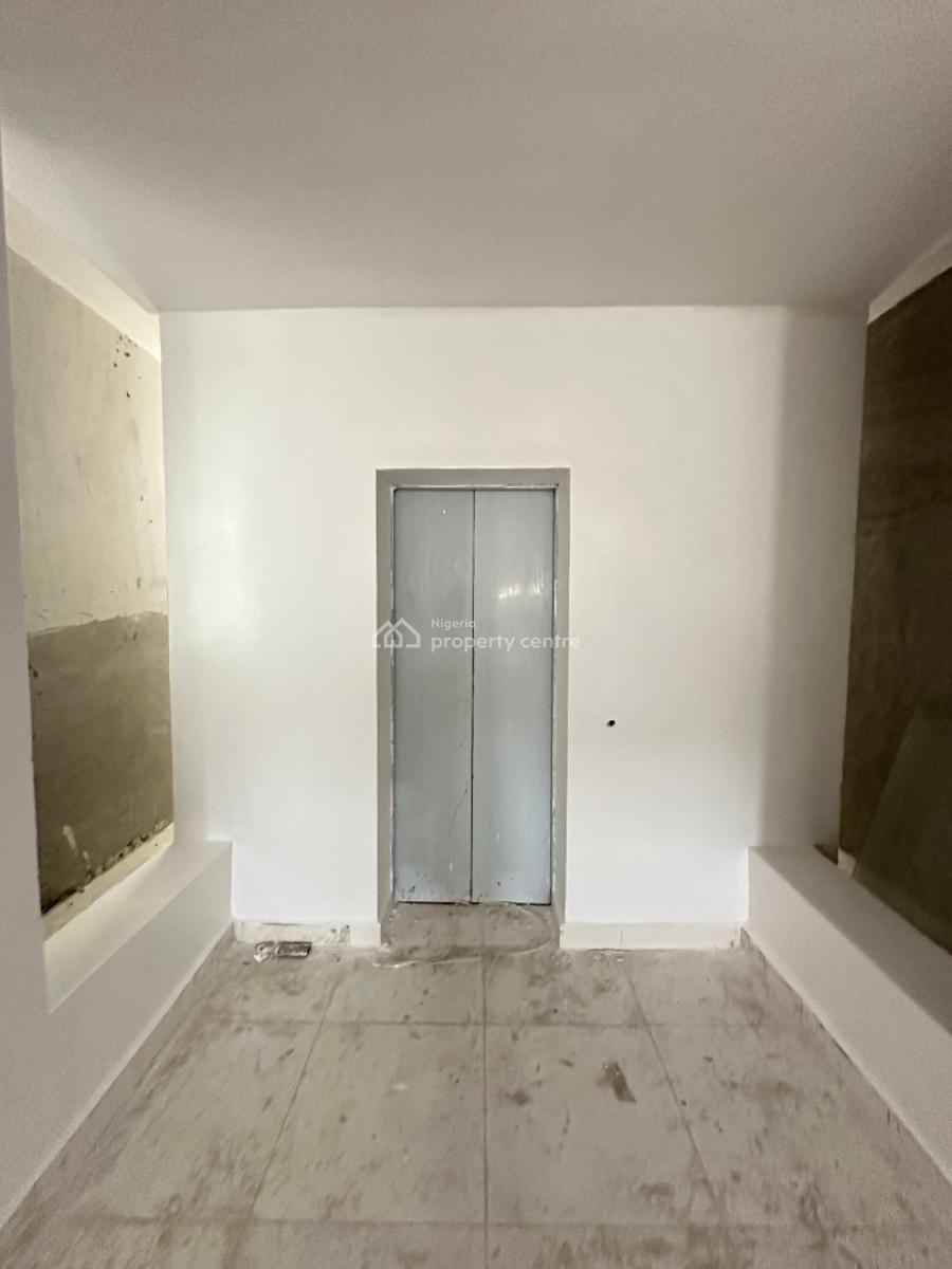 Spacious Luxury 2 Bedroom Apartment with Swimming Pool, Lekki Phase 1, Lekki Phase 1, Lekki, Lagos, Block of Flats for Sale