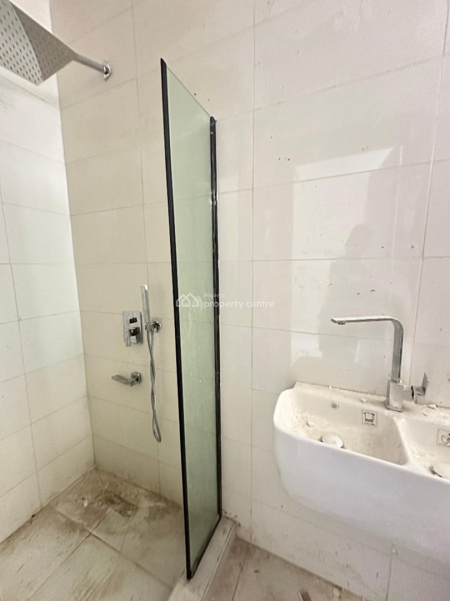 Spacious Luxury 1 Bedroom Apartment with Swimming Pool, Lekki Phase 1, Lekki Phase 1, Lekki, Lagos, Block of Flats for Sale
