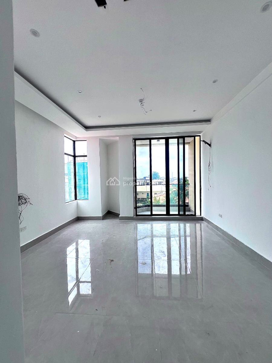 Luxury 3 Bedroom Penthouse with Bq, Gym, Elevator and Swimming Pool., 5mins Off Admiralty Way, Lekki Phase One, Lekki Phase 1, Lekki, Lagos, Flat / Apartment for Rent