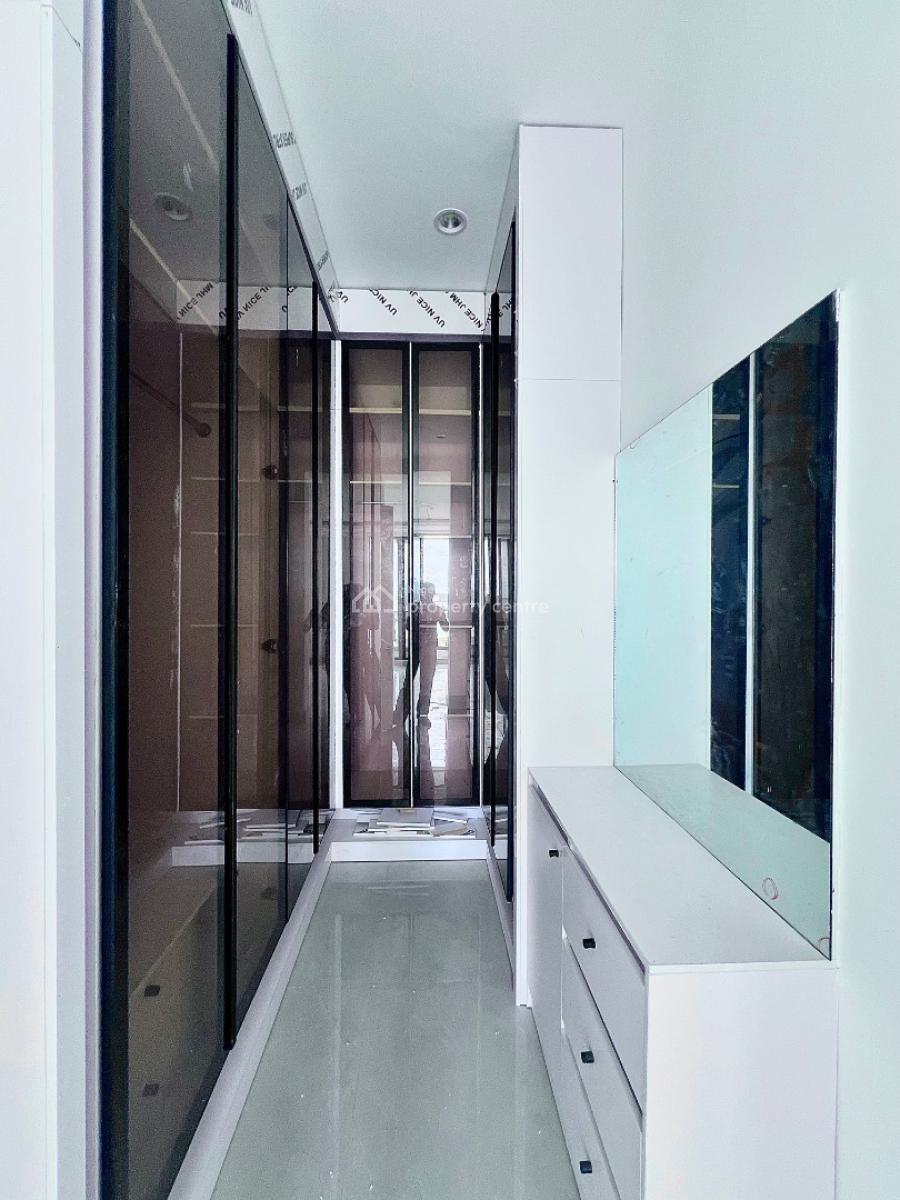 Luxury 3 Bedroom Penthouse with Bq, Gym, Elevator and Swimming Pool., 5mins Off Admiralty Way, Lekki Phase One, Lekki Phase 1, Lekki, Lagos, Flat / Apartment for Rent