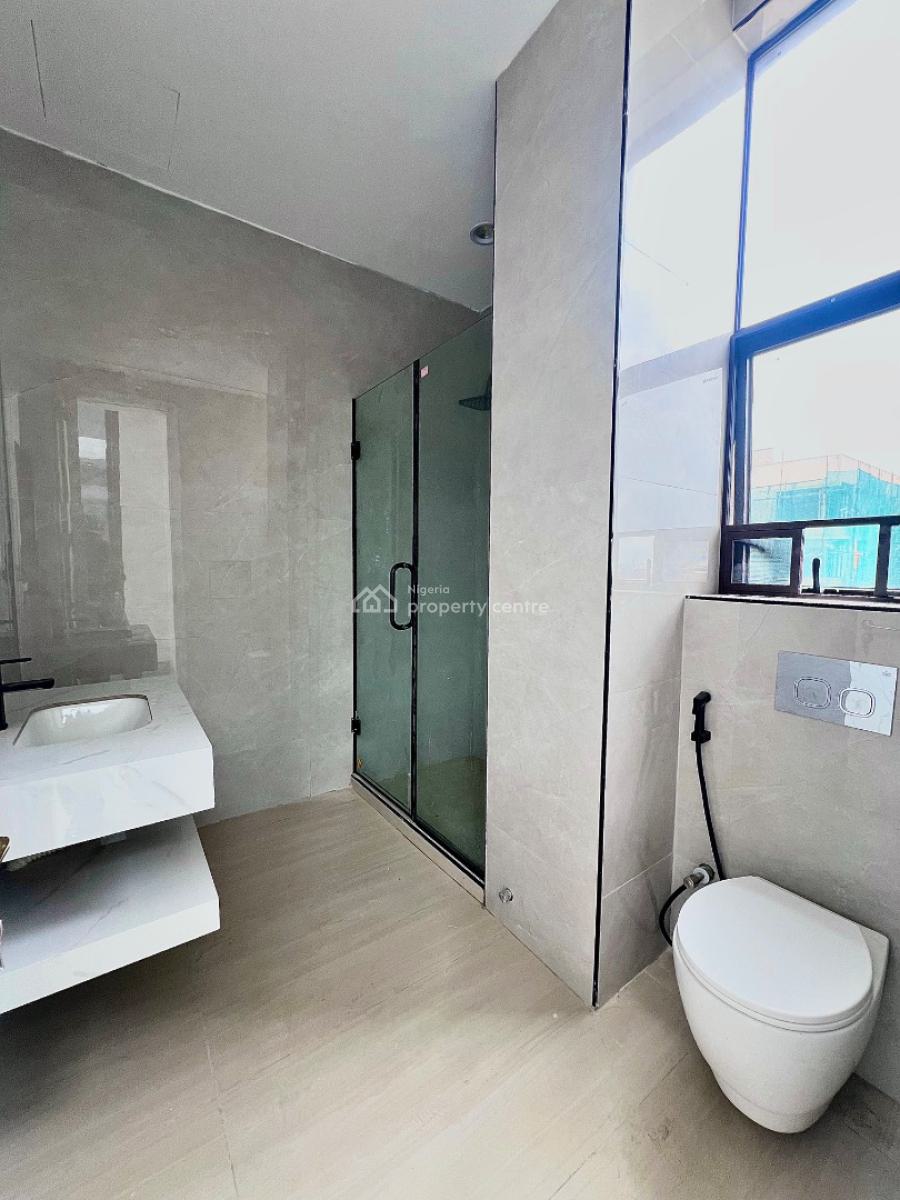 Luxury 3 Bedroom Penthouse with Bq, Gym, Elevator and Swimming Pool., 5mins Off Admiralty Way, Lekki Phase One, Lekki Phase 1, Lekki, Lagos, Flat / Apartment for Rent