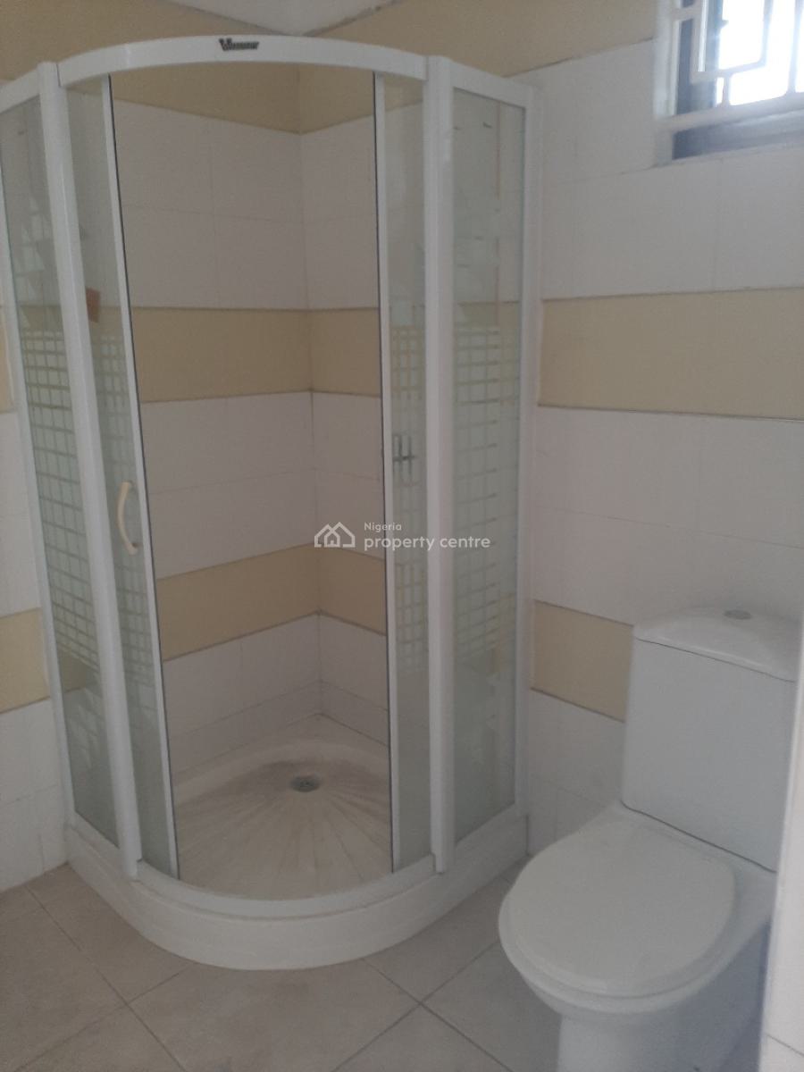 Self-compound and Self-serviced 5 Bedroom Townhouse Terraced, Lekki Phase 1, Lekki, Lagos, Terraced Duplex for Rent
