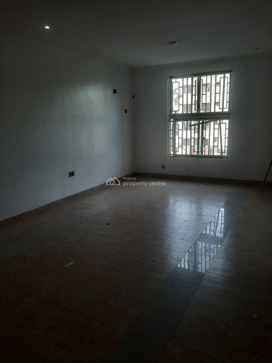 Self-compound and Self-serviced 5 Bedroom Townhouse Terraced, Lekki Phase 1, Lekki, Lagos, Terraced Duplex for Rent