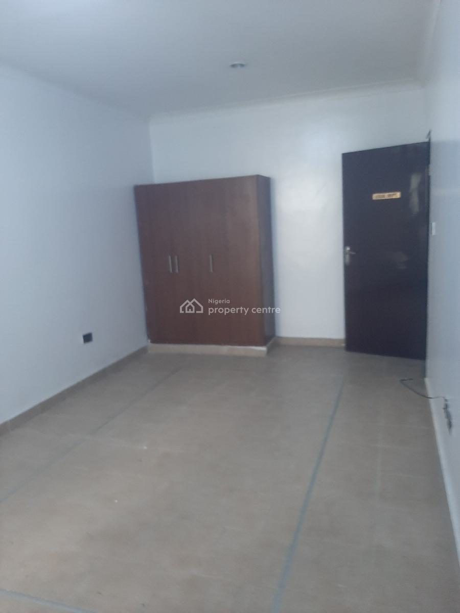 Self-compound and Self-serviced 5 Bedroom Townhouse Terraced, Lekki Phase 1, Lekki, Lagos, Terraced Duplex for Rent