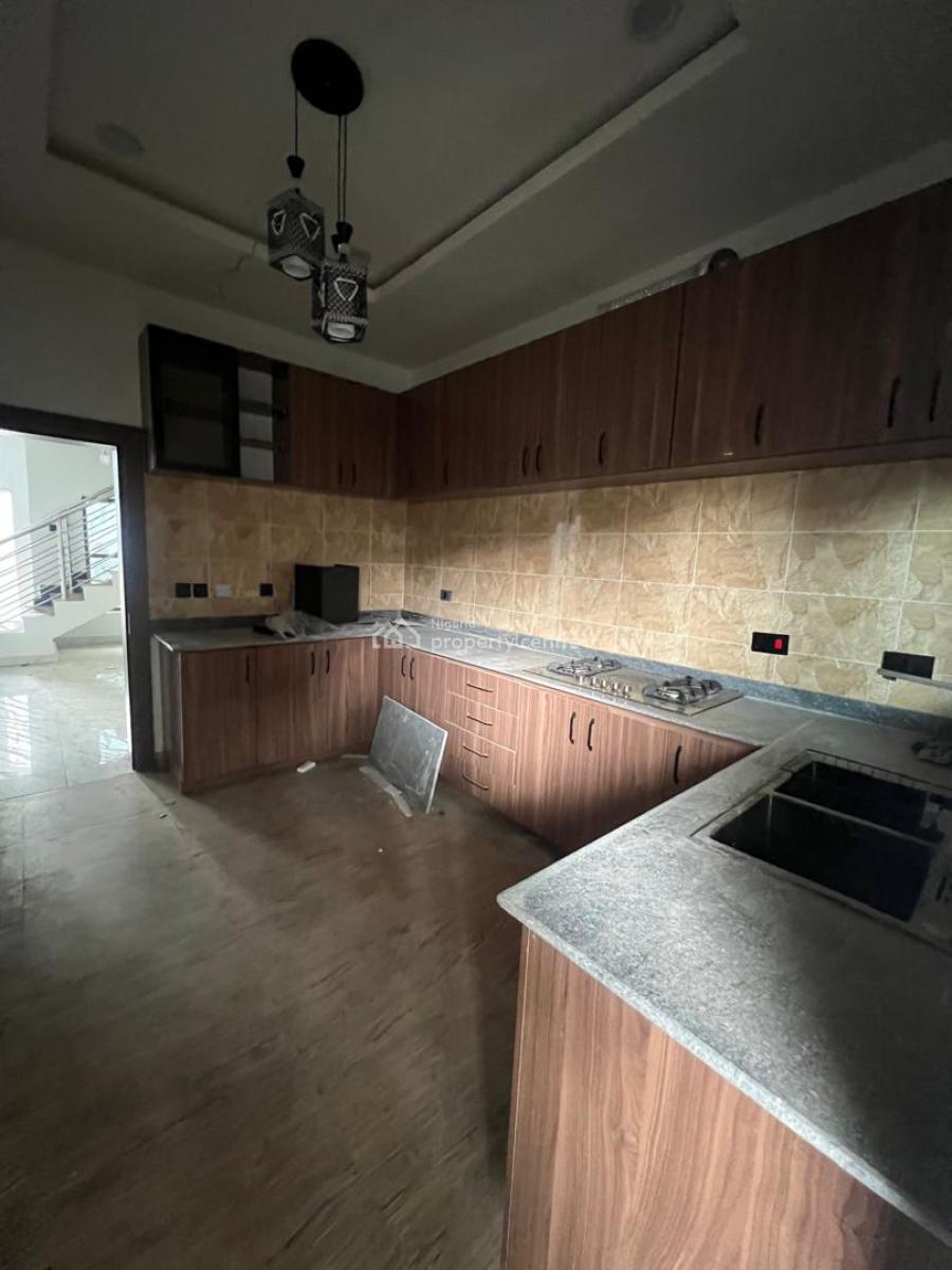 4-bedroom Terrace in Abuja, Asokoro District, Abuja, House for Rent