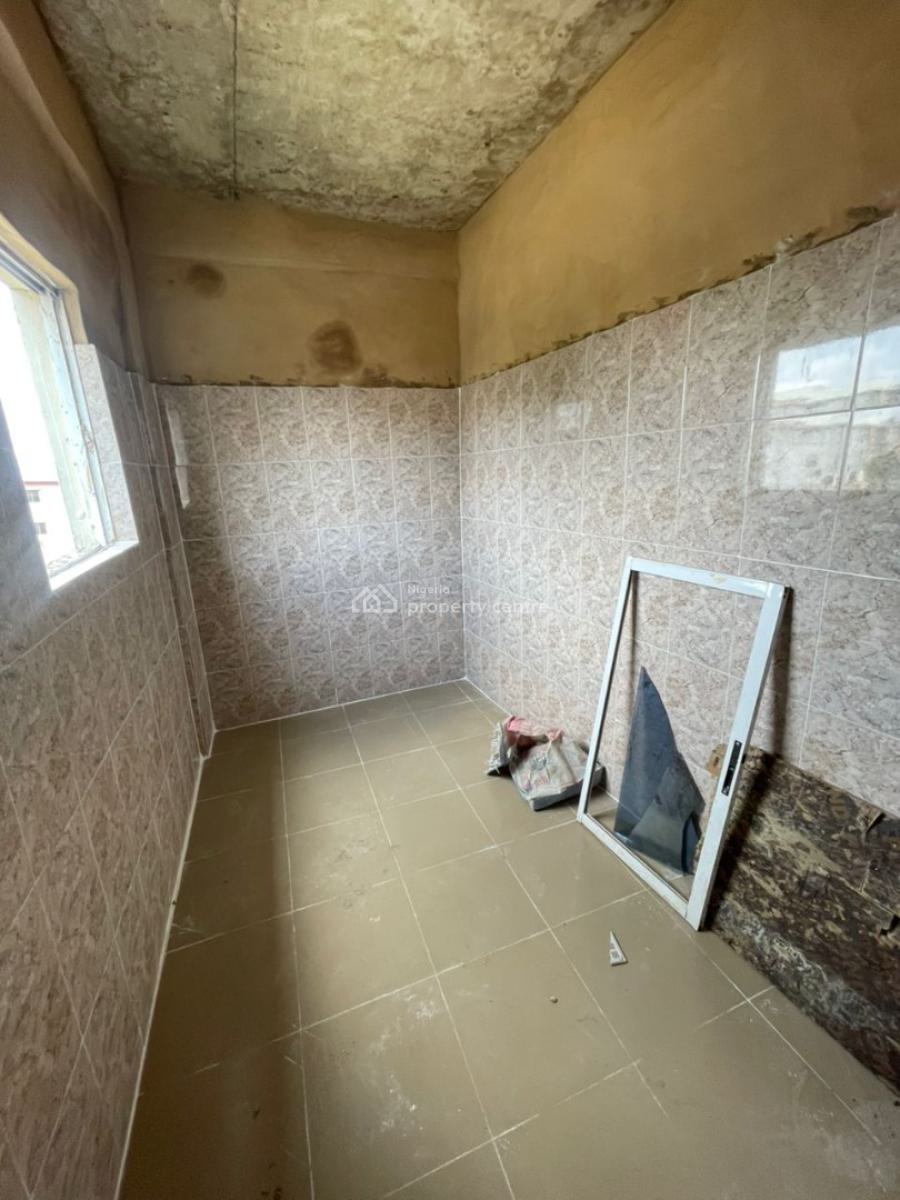 Standard and Spacious 2 Bedroom Flat, Adekunle, Yaba, Lagos, Flat / Apartment for Rent