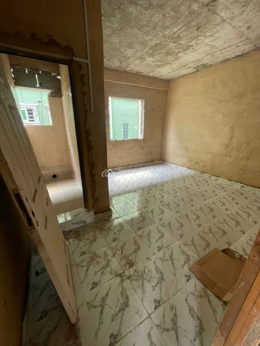 Standard and Spacious 2 Bedroom Flat, Adekunle, Yaba, Lagos, Flat / Apartment for Rent