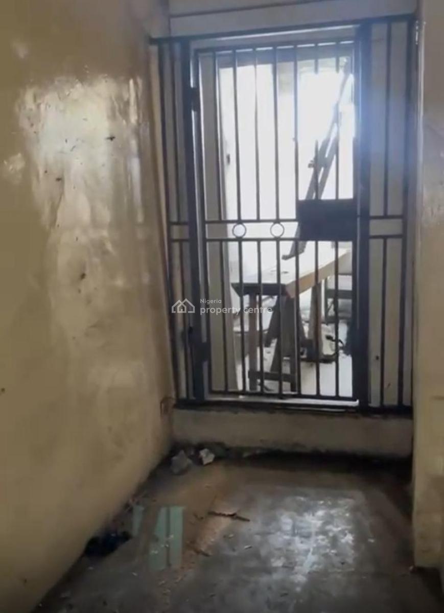 Vacant 3 Floors Office Block, No. 13, Commercial Road, Apapa, Lagos, Office Space for Sale