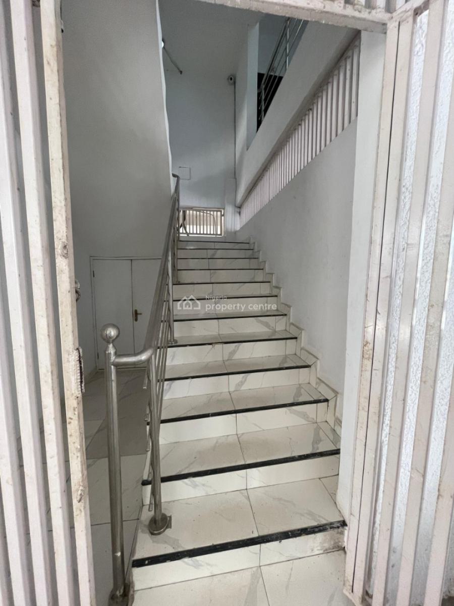 Well Maintained 2 Bedroom Apartment/flat, Ikate Elegushi, Lekki, Lagos, Flat / Apartment for Sale