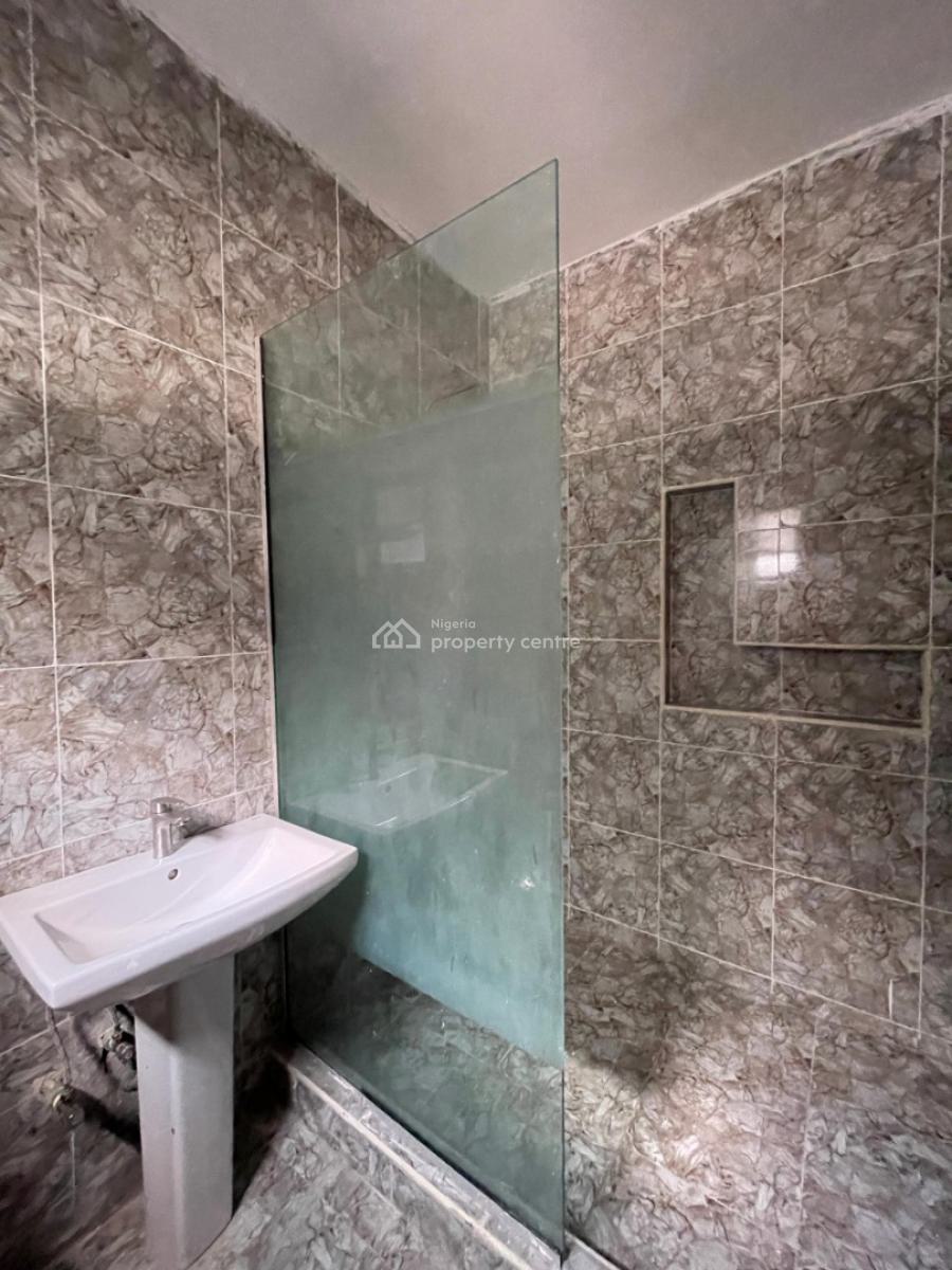Well Maintained 2 Bedroom Apartment/flat, Ikate Elegushi, Lekki, Lagos, Flat / Apartment for Sale