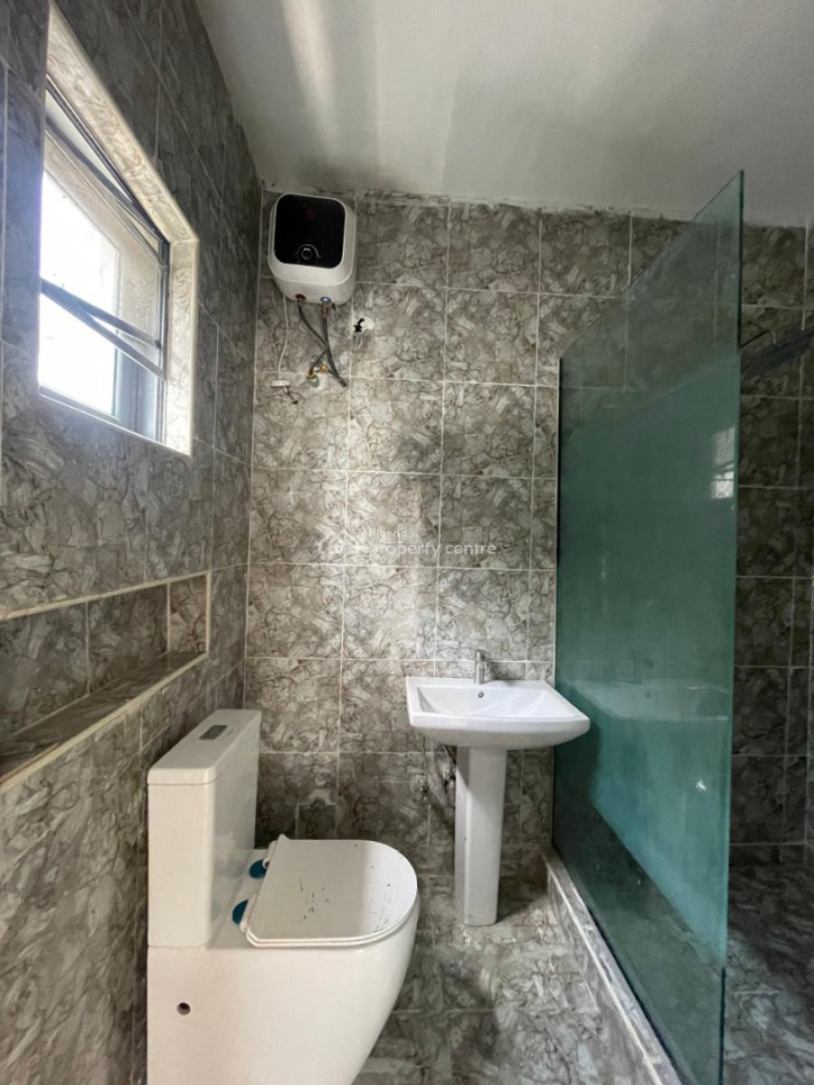 Well Maintained 2 Bedroom Apartment/flat, Ikate Elegushi, Lekki, Lagos, Flat / Apartment for Sale