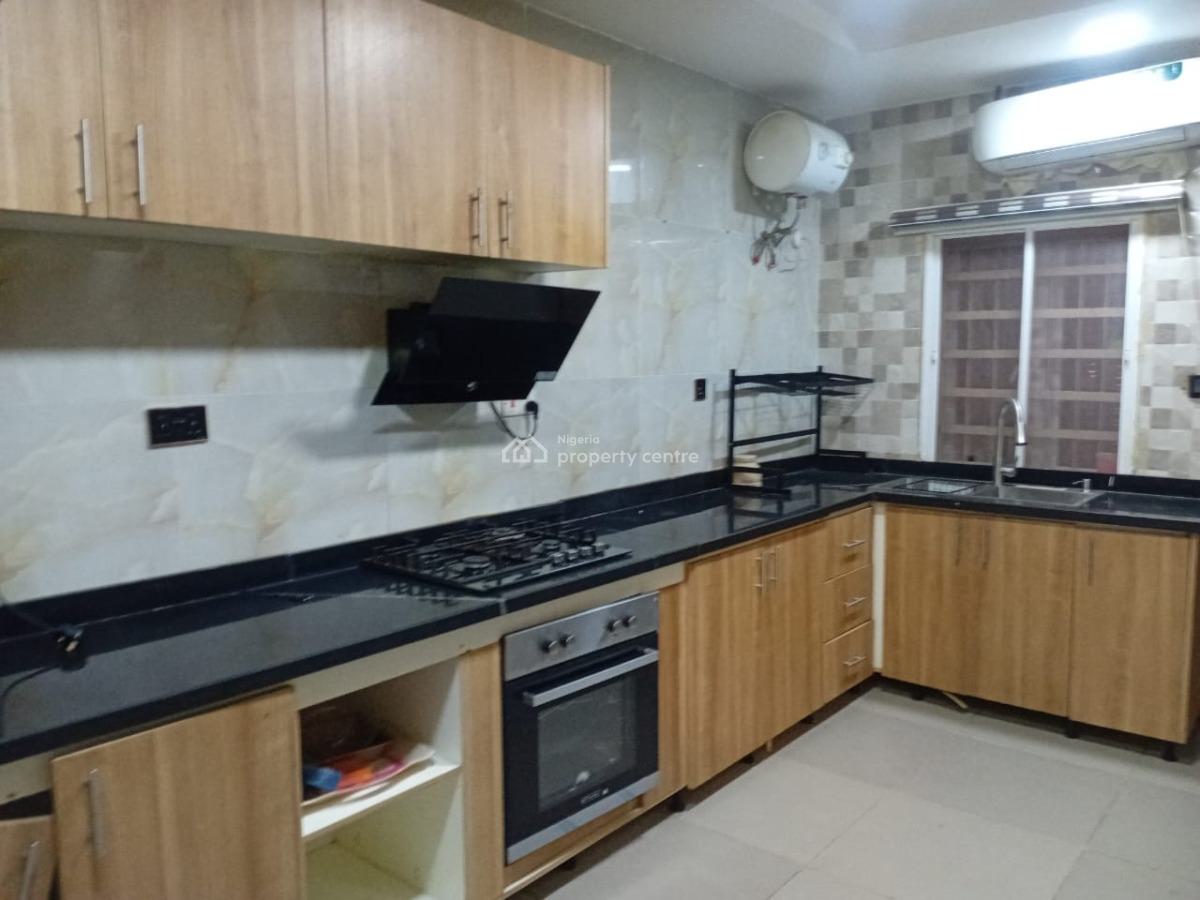 Standard 4-bedroom Partly Furnished Terrace Duplex, Guzape District, Abuja, Terraced Duplex for Rent