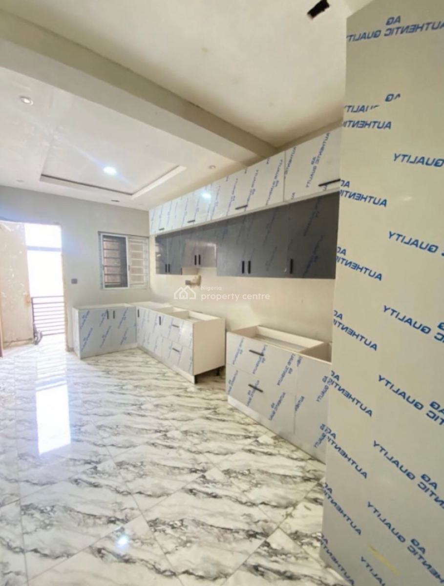 Upscale 3 Bedroom Penthouse (serviced), Off Freedom Way, Lekki Phase 1, Lekki, Lagos, Flat / Apartment for Rent