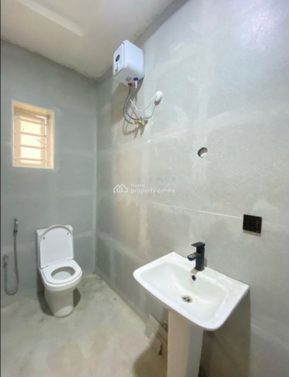 Upscale 3 Bedroom Penthouse (serviced), Off Freedom Way, Lekki Phase 1, Lekki, Lagos, Flat / Apartment for Rent
