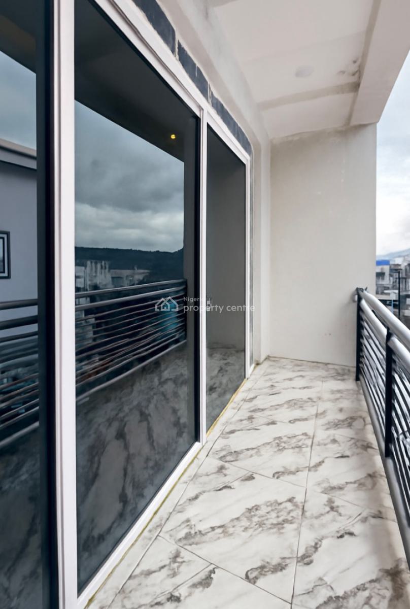 Upscale 3 Bedroom Penthouse (serviced), Off Freedom Way, Lekki Phase 1, Lekki, Lagos, Flat / Apartment for Rent