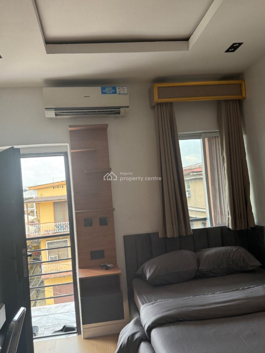 Luxury for Less Studio Room., Jibowu, Yaba, Lagos, Self Contain (single Rooms) Short Let