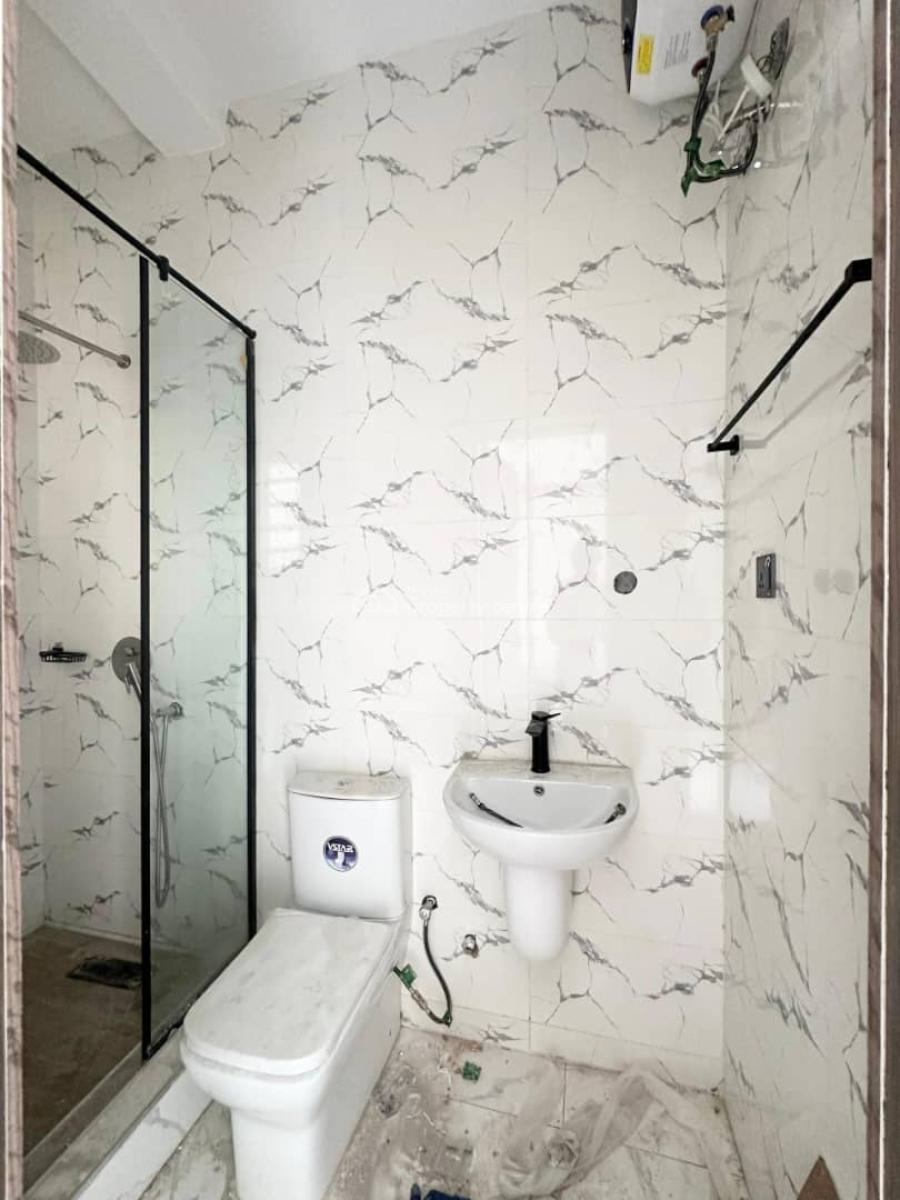 3 Bedrooms Apartment with Bq Elevator, Gym & Pool, Lekki Phase 1, Lekki, Lagos, Flat / Apartment for Sale