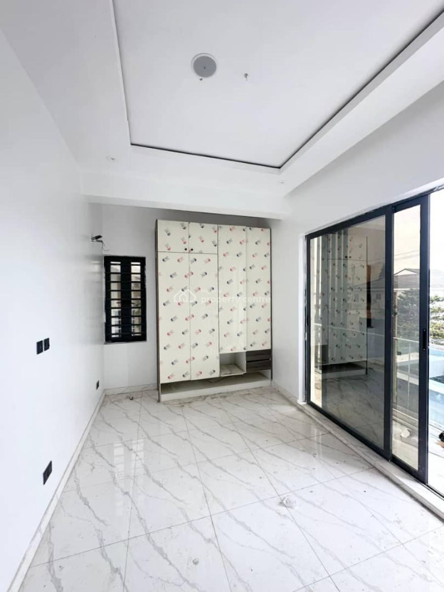 3 Bedrooms Apartment with Bq Elevator, Gym & Pool, Lekki Phase 1, Lekki, Lagos, Flat / Apartment for Sale