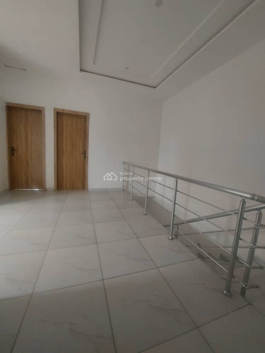 Clean and Spacious Semi Masters Bedroom in a Shared Duplex, Orchid Road, Lekki, Lagos, Self Contain (single Rooms) for Rent