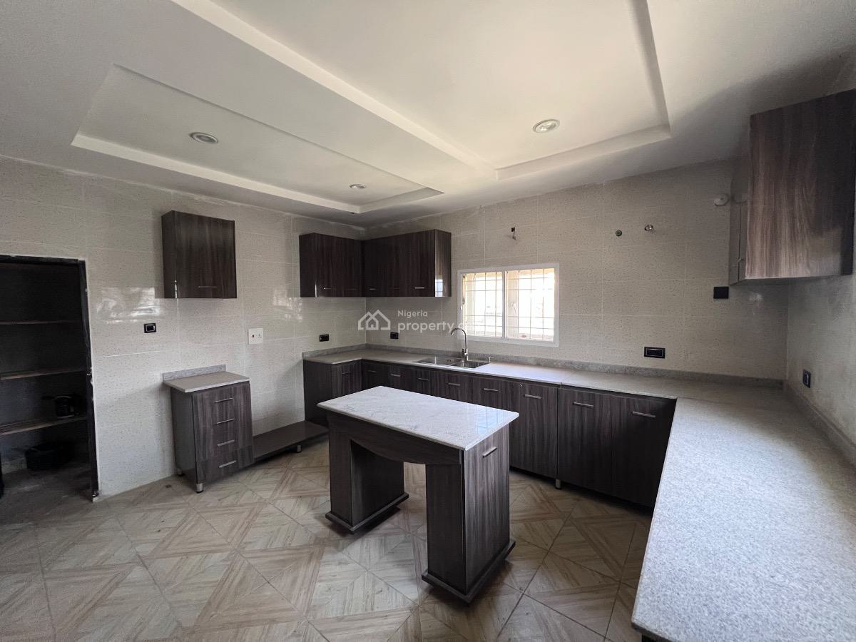 5bedroom with Bq, Gwarimpa Extension, Karsana, Abuja, Flat / Apartment for Sale