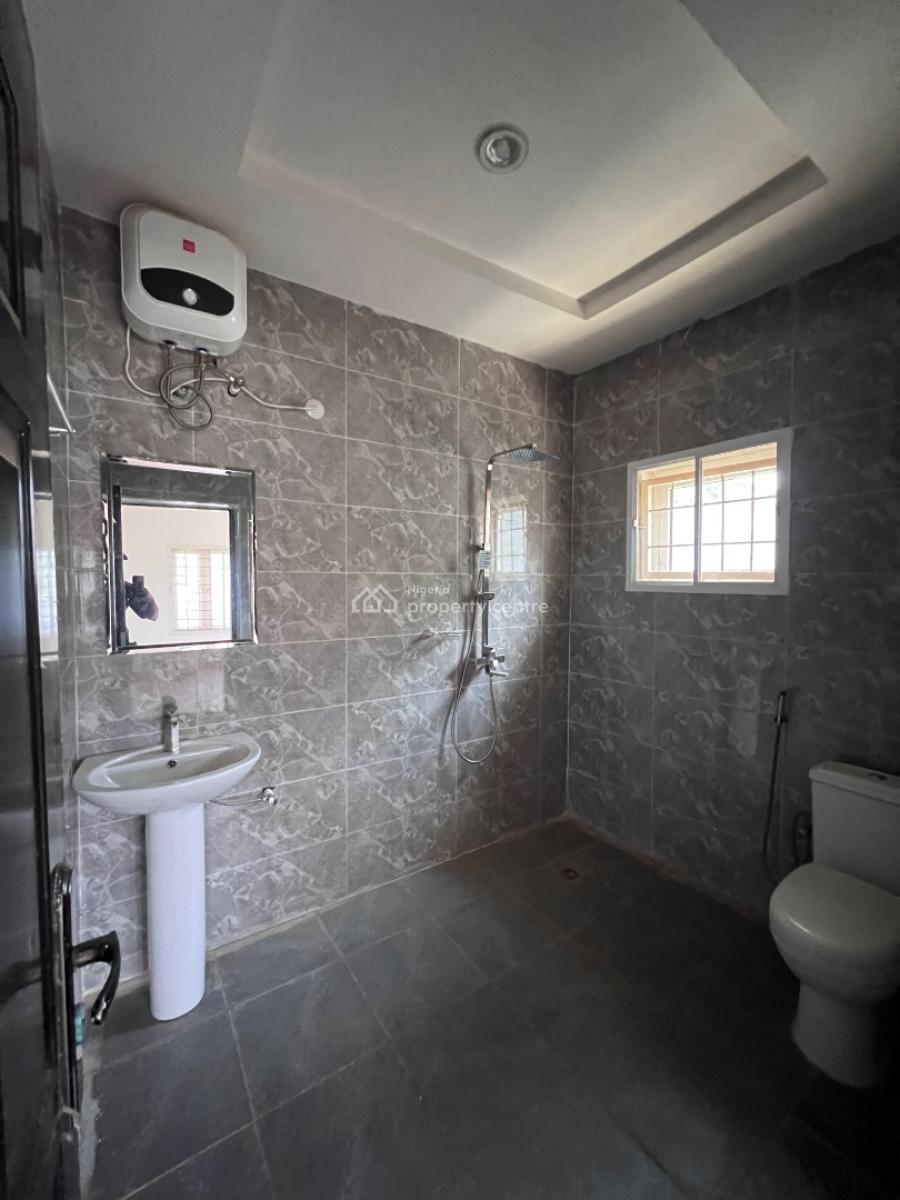 5bedroom with Bq, Gwarimpa Extension, Karsana, Abuja, Flat / Apartment for Sale