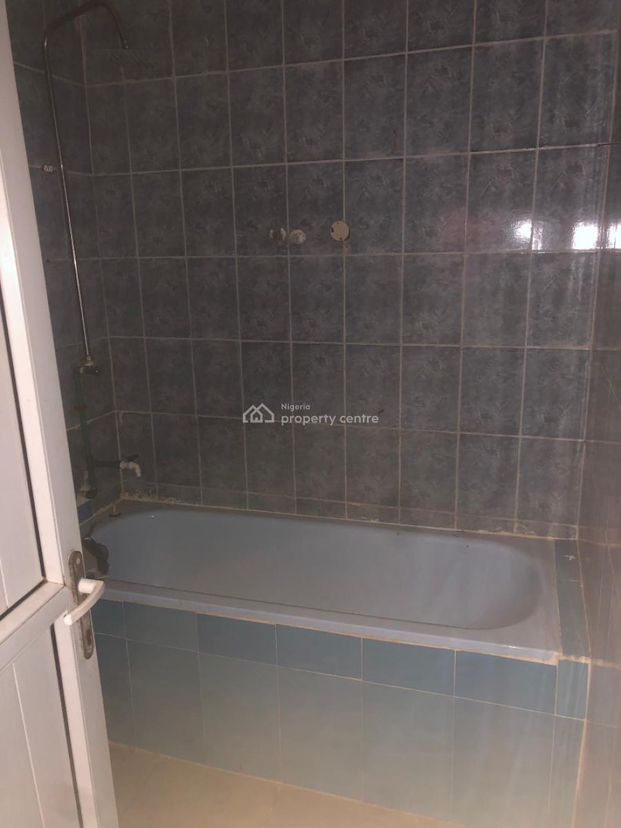 Self Serviced 3 Bedrooms Apartment, Osapa, Lekki, Lagos, Flat / Apartment for Rent