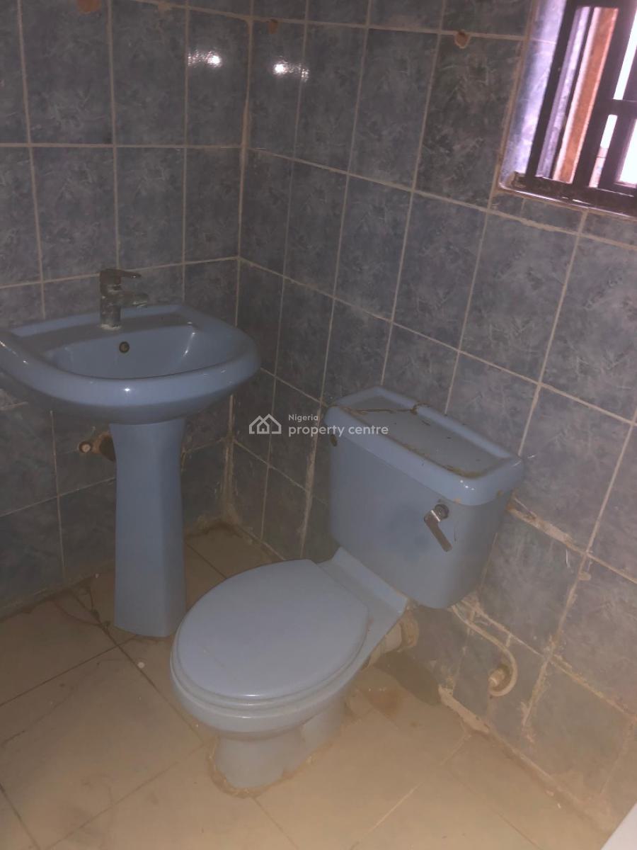 Self Serviced 3 Bedrooms Apartment, Osapa, Lekki, Lagos, Flat / Apartment for Rent