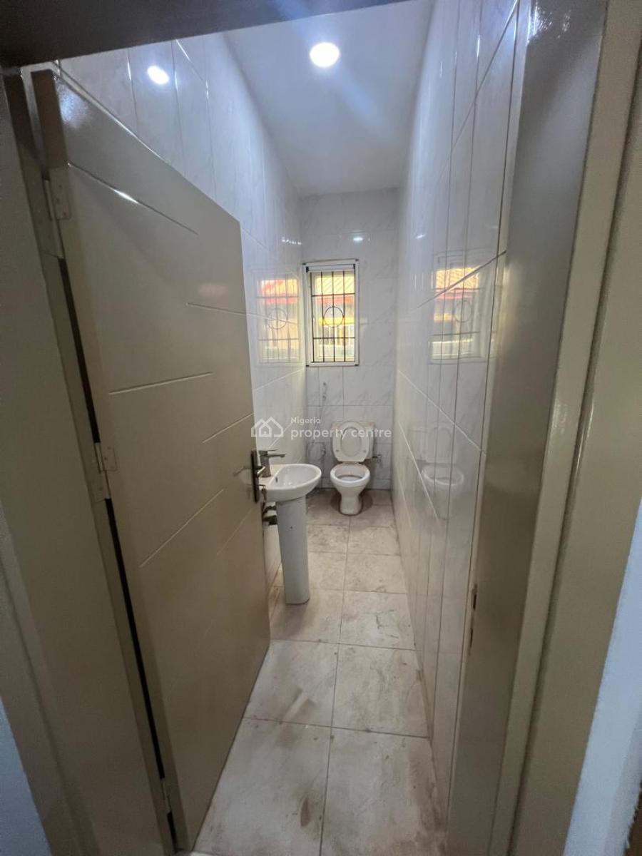Newly Built 2 Bedrooms Flat, Anthony, Maryland, Lagos, Flat / Apartment for Rent