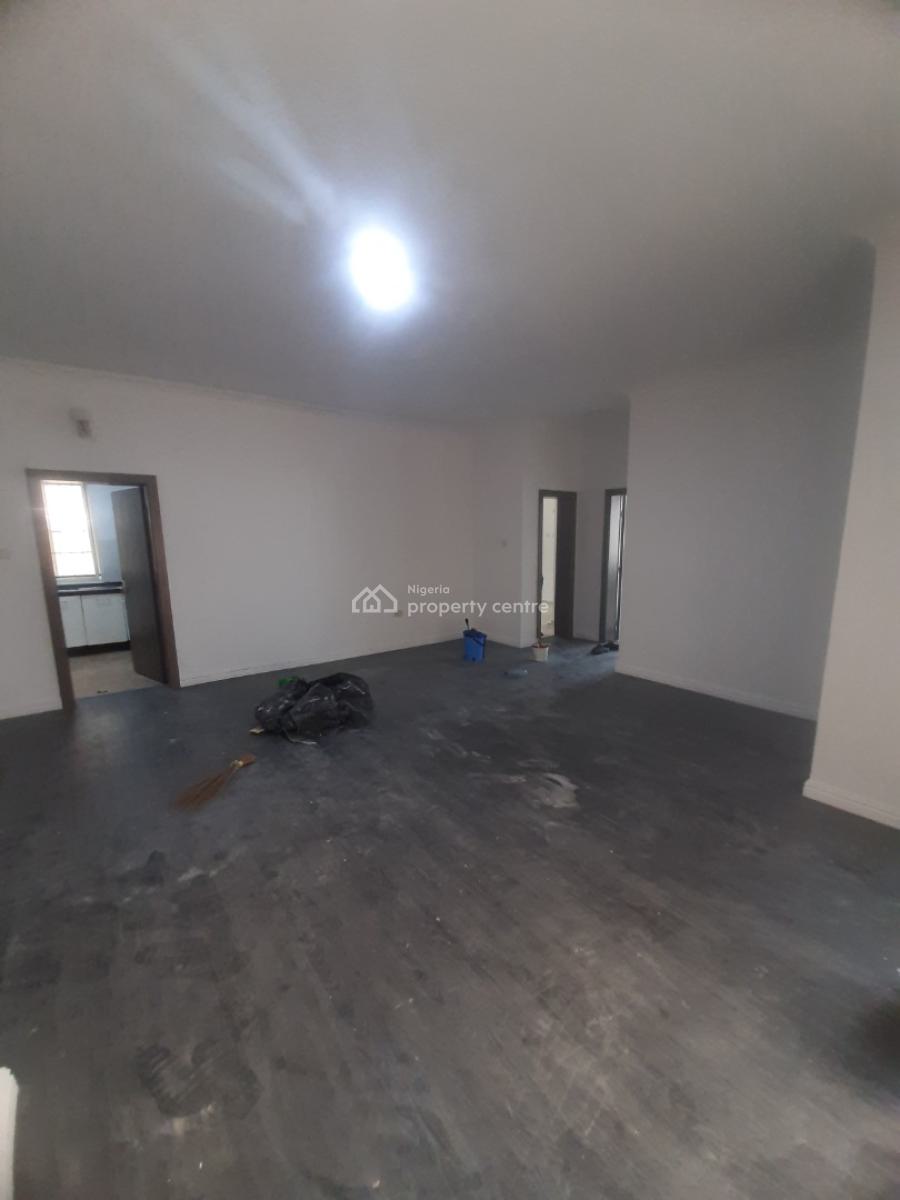 Serviced 3 Bedroom En-suite Flat with Fitted Kitchen, Cooker, Heat Ext, Lekki Phase 1, Lekki, Lagos, Flat / Apartment for Rent