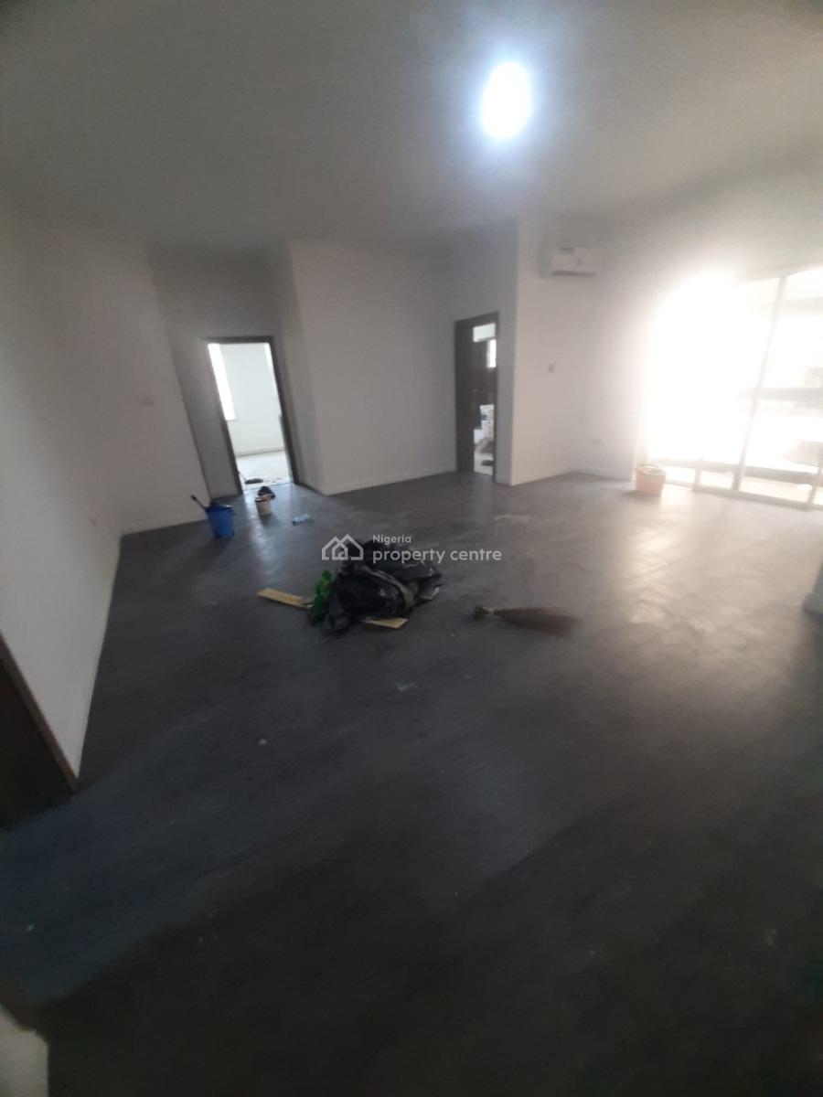 Serviced 3 Bedroom En-suite Flat with Fitted Kitchen, Cooker, Heat Ext, Lekki Phase 1, Lekki, Lagos, Flat / Apartment for Rent