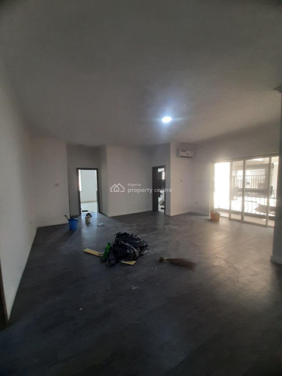 Serviced 3 Bedroom En-suite Flat with Fitted Kitchen, Cooker, Heat Ext, Lekki Phase 1, Lekki, Lagos, Flat / Apartment for Rent