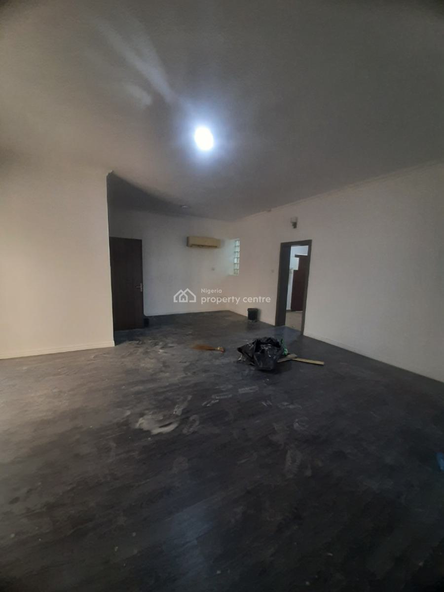 Serviced 3 Bedroom En-suite Flat with Fitted Kitchen, Cooker, Heat Ext, Lekki Phase 1, Lekki, Lagos, Flat / Apartment for Rent