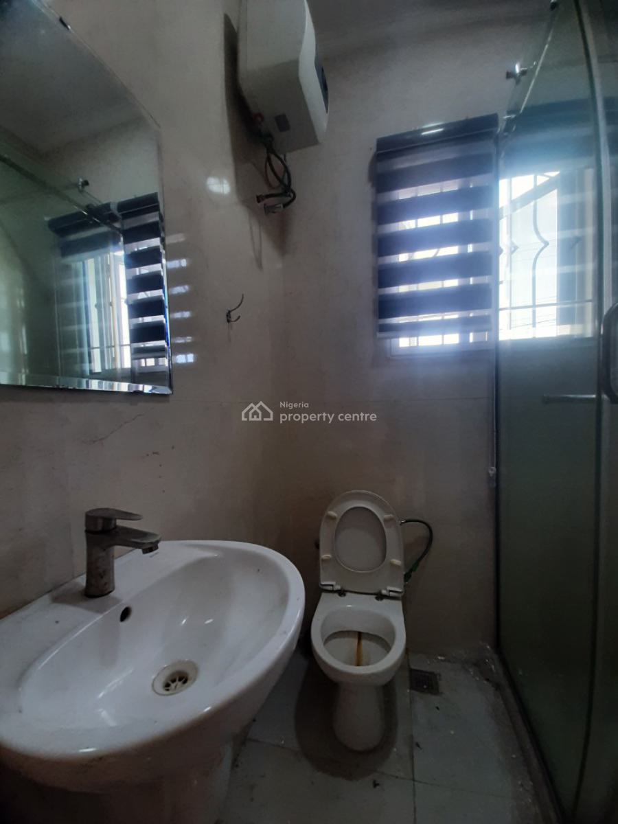 Serviced 3 Bedroom En-suite Flat with Fitted Kitchen, Cooker, Heat Ext, Lekki Phase 1, Lekki, Lagos, Flat / Apartment for Rent