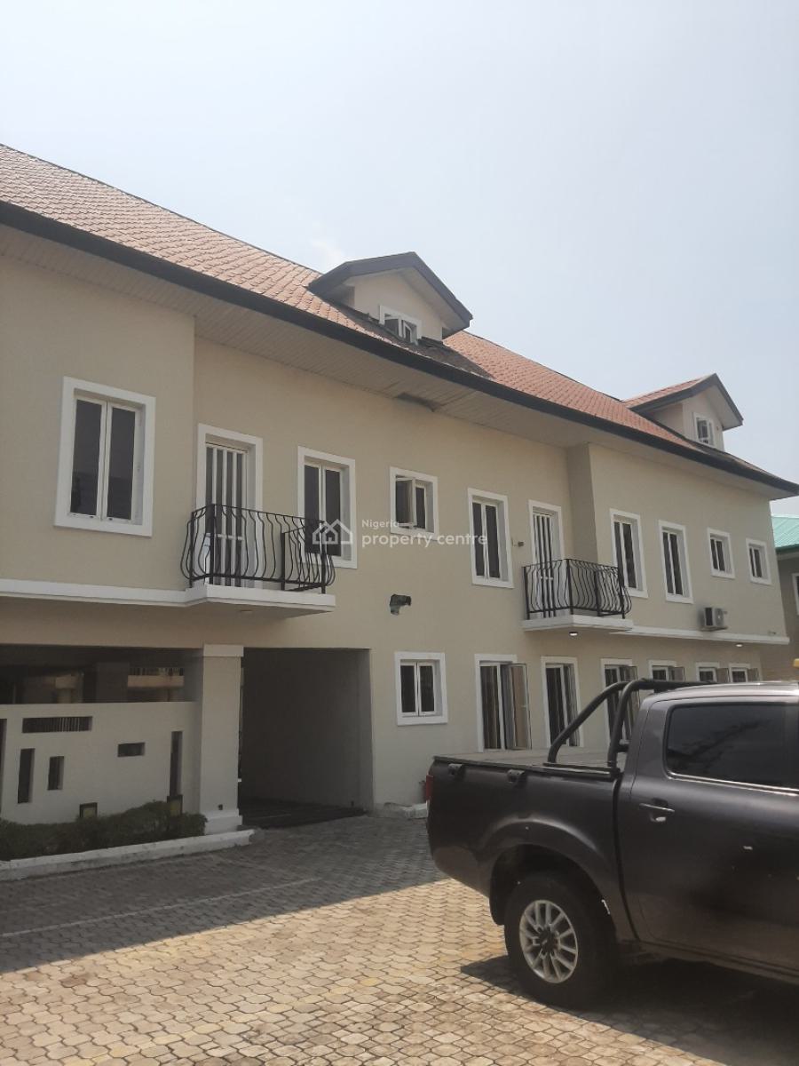 Serviced 3 Bedroom En-suite Flat with Fitted Kitchen, Cooker, Heat Ext, Lekki Phase 1, Lekki, Lagos, Flat / Apartment for Rent
