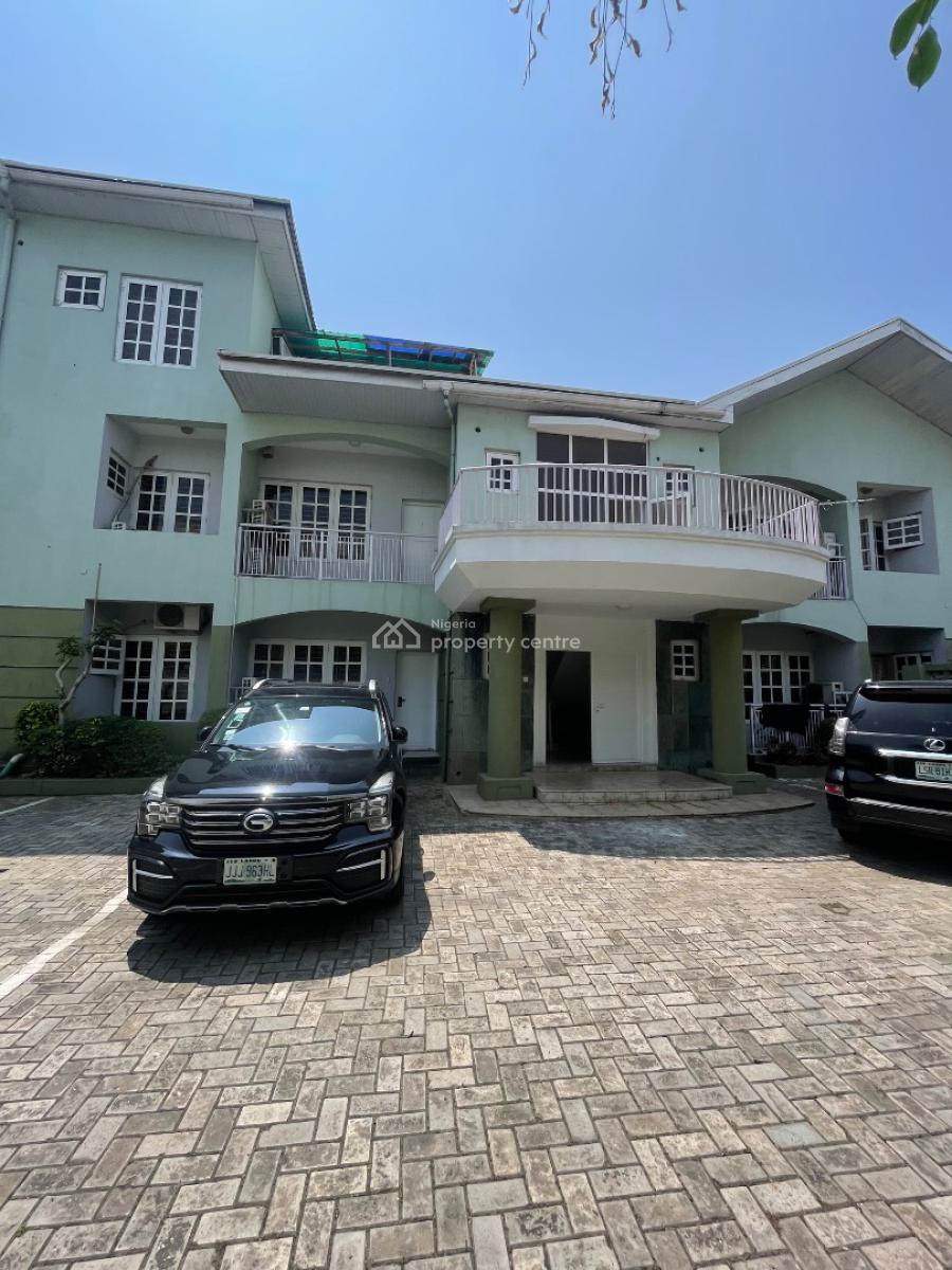Massive, Very Clean and Well-maintained 3-bedroom Flat Comes with a Bq, Parkview, Ikoyi, Lagos, Flat / Apartment for Rent