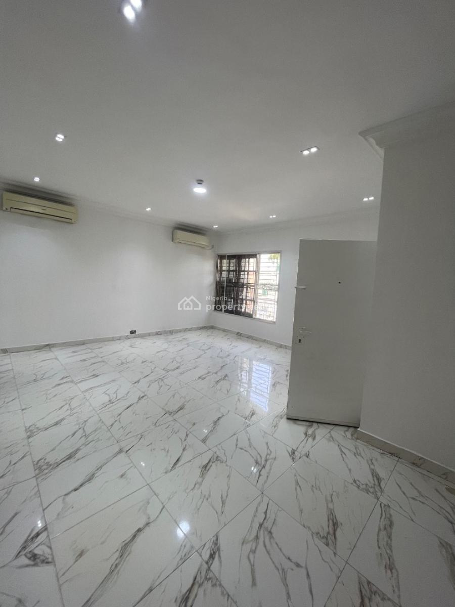 Massive, Very Clean and Well-maintained 3-bedroom Flat Comes with a Bq, Parkview, Ikoyi, Lagos, Flat / Apartment for Rent