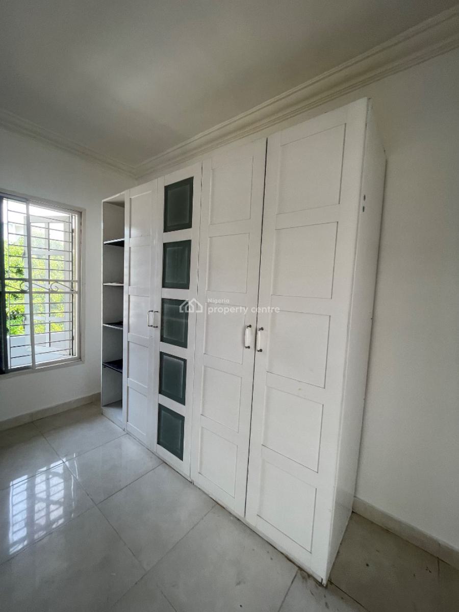 Massive, Very Clean and Well-maintained 3-bedroom Flat Comes with a Bq, Parkview, Ikoyi, Lagos, Flat / Apartment for Rent