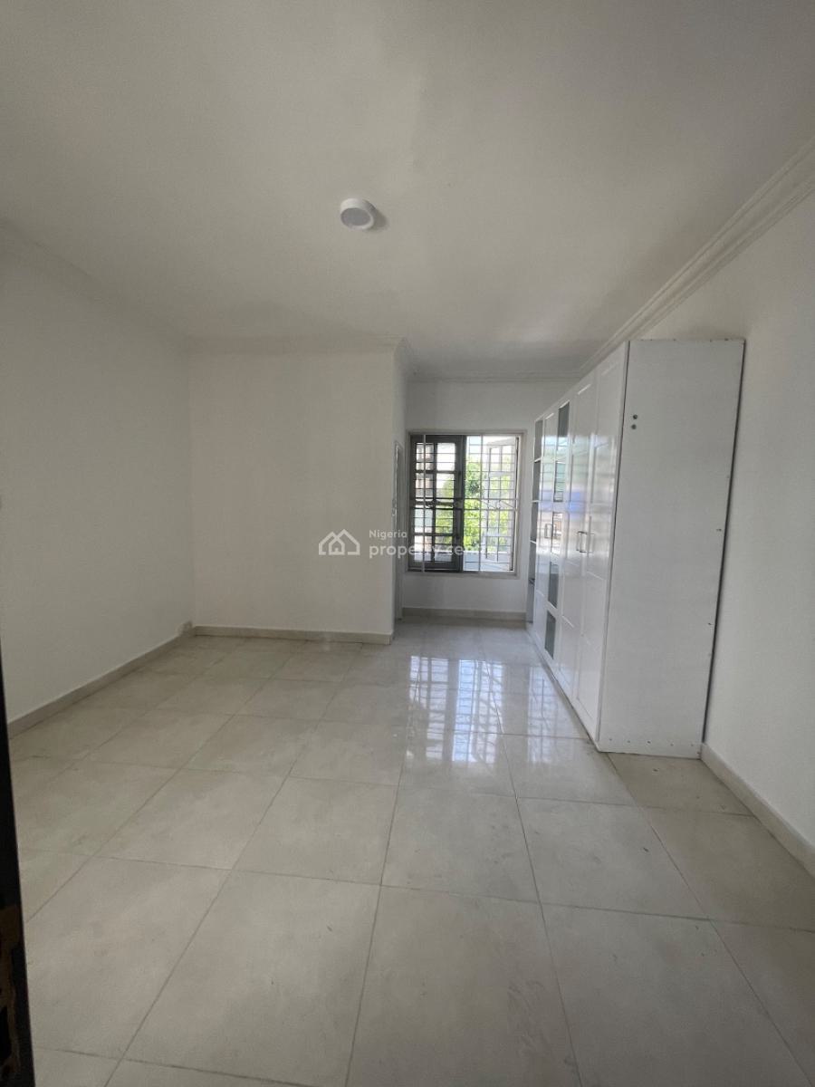 Massive, Very Clean and Well-maintained 3-bedroom Flat Comes with a Bq, Parkview, Ikoyi, Lagos, Flat / Apartment for Rent