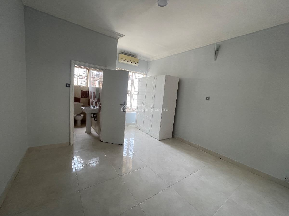 Massive, Very Clean and Well-maintained 3-bedroom Flat Comes with a Bq, Parkview, Ikoyi, Lagos, Flat / Apartment for Rent