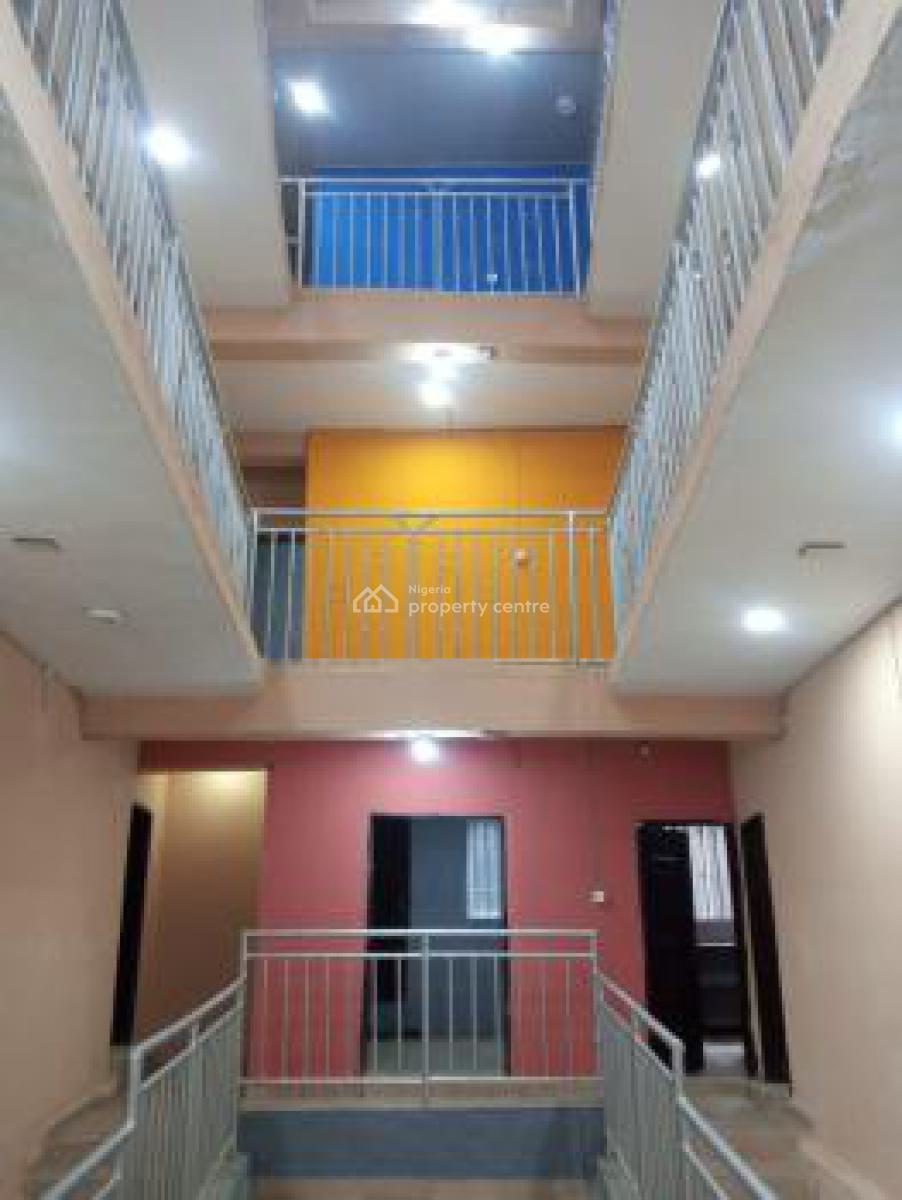 21 Room Selfcon with Cofo, Agbowo Area Close to University of Ibadan, Ibadan North, Oyo, Block of Flats for Sale