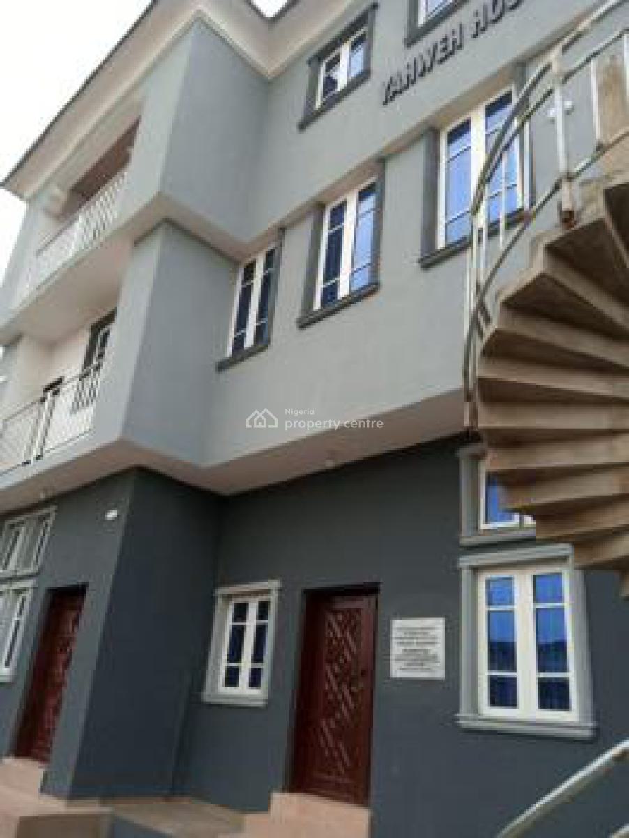 21 Room Selfcon with Cofo, Agbowo Area Close to University of Ibadan, Ibadan North, Oyo, Block of Flats for Sale