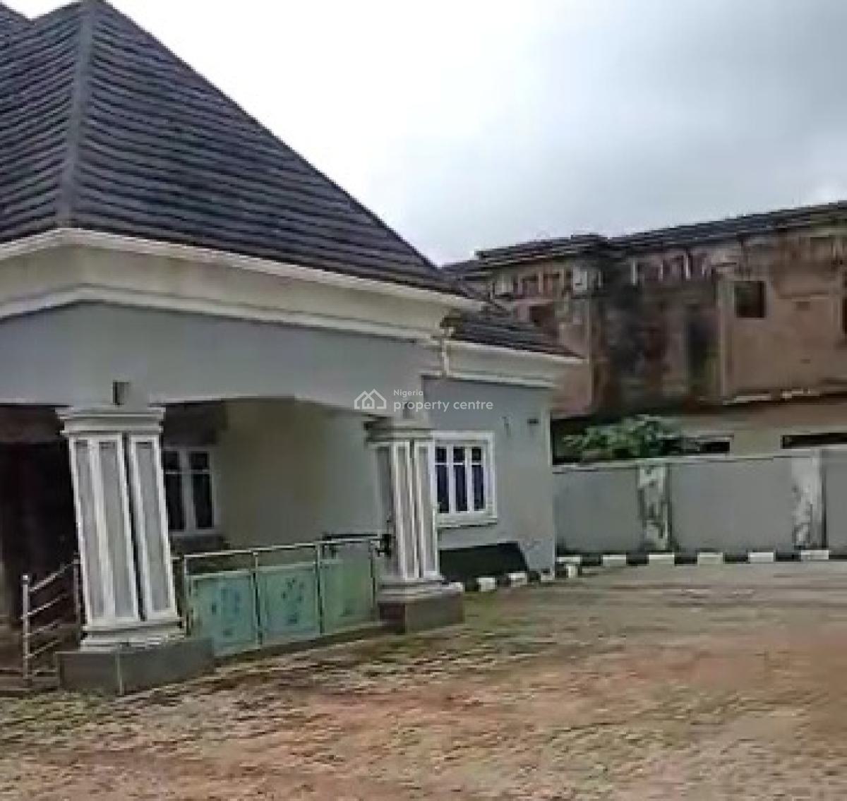 4 Masters Bedroom Bungalow & 2bedroom Bq, 100ft By 110ft Land, Amagba Road, Gra, Benin City, Benin, Oredo, Edo, Detached Bungalow for Sale
